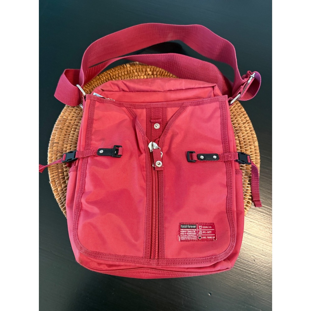 Fossil Forever Red Nylon Crossbody Messenger Bag Utility Travel Shoulder‎ Bag
